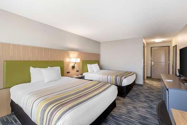 Hotels with jacuzzi in room in Saint Peters