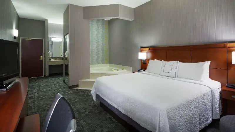 Courtyard by Marriott Chicago/ St. Charles hotel photo 1 in Saint Charles, Illinois