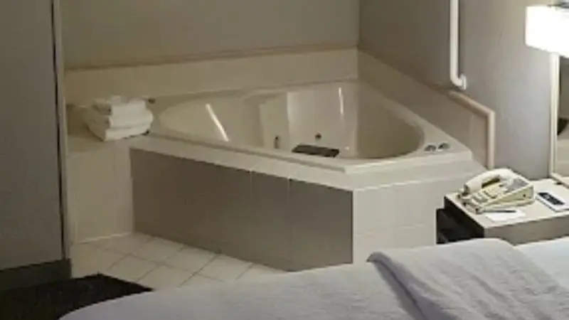 In-room hot tub at Courtyard by Marriott West Palm Beach Airport in West Palm Beach, FL