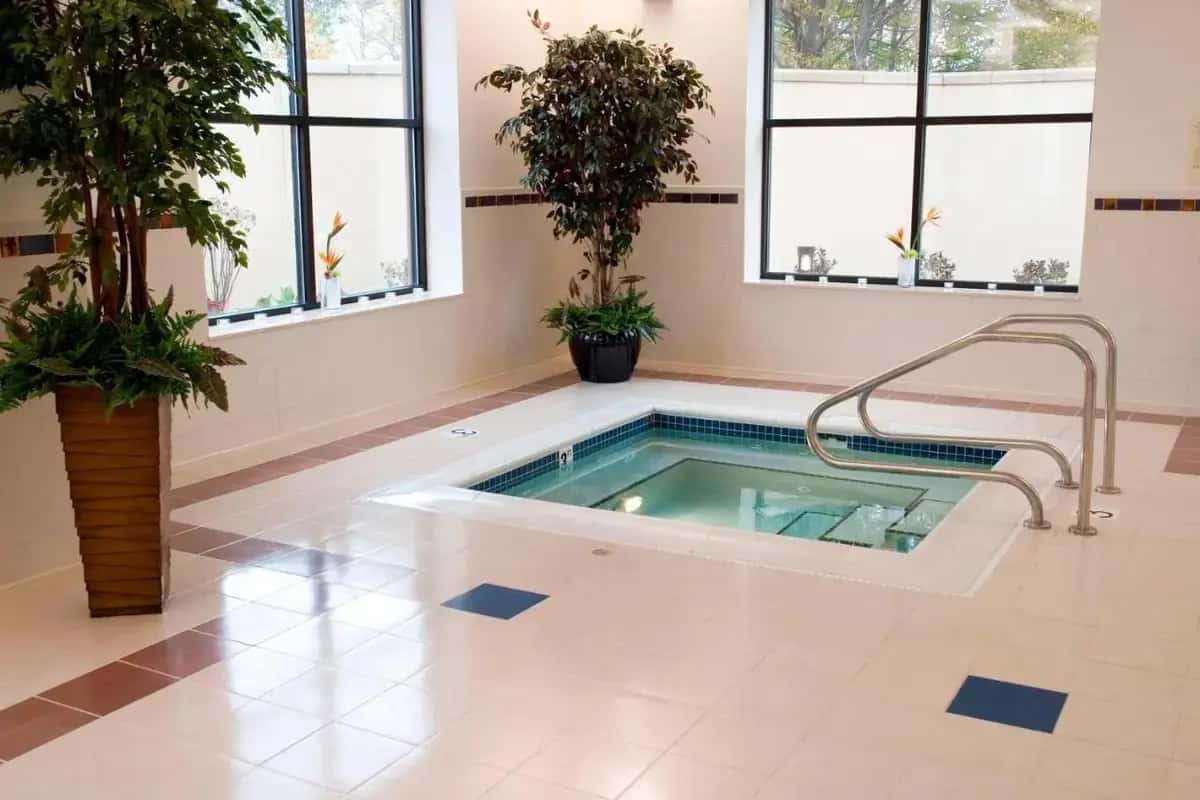 In-room hot tub at Courtyard Canton in North Canton, OH