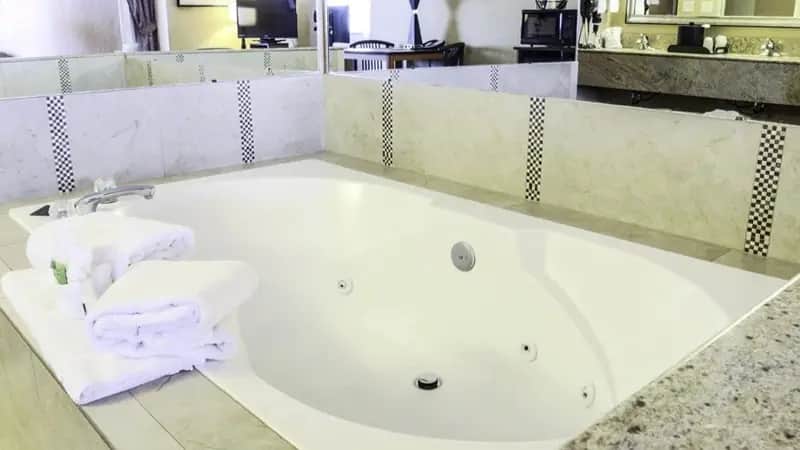 Crystal Inn Hotel & Suites Midvalley hotel photo 1 in Murray, Utah