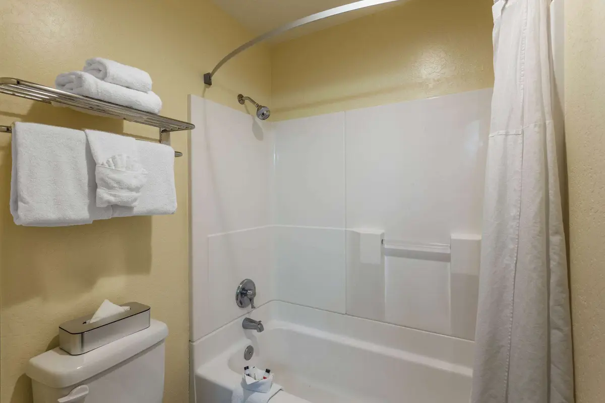 Days Inn & Suites by Wyndham East Flagstaff