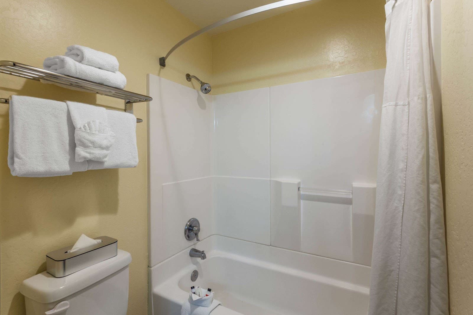 Days Inn & Suites by Wyndham East Flagstaff