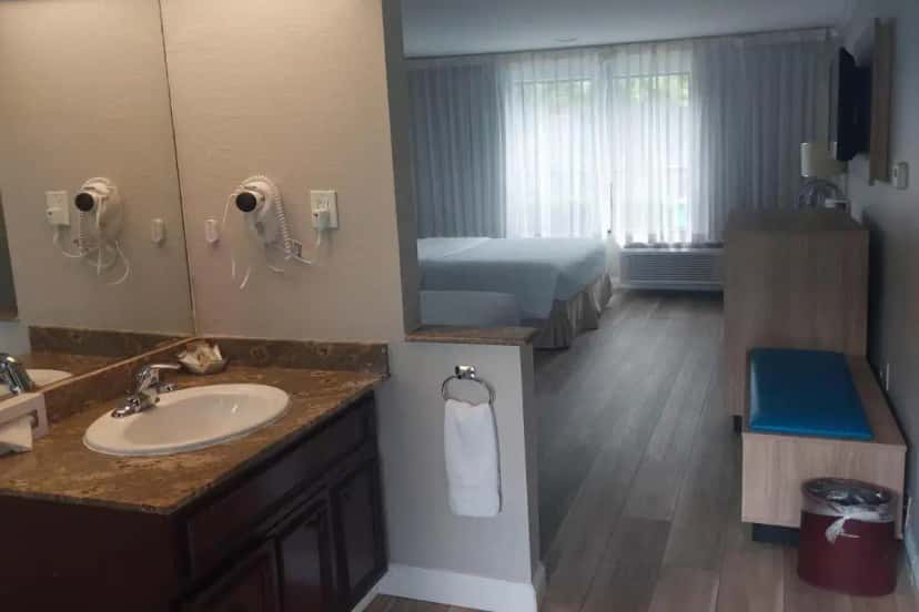 In-room jacuzzi tub at Days Inn & Suites by Wyndham Mountain View in Dublin, CA