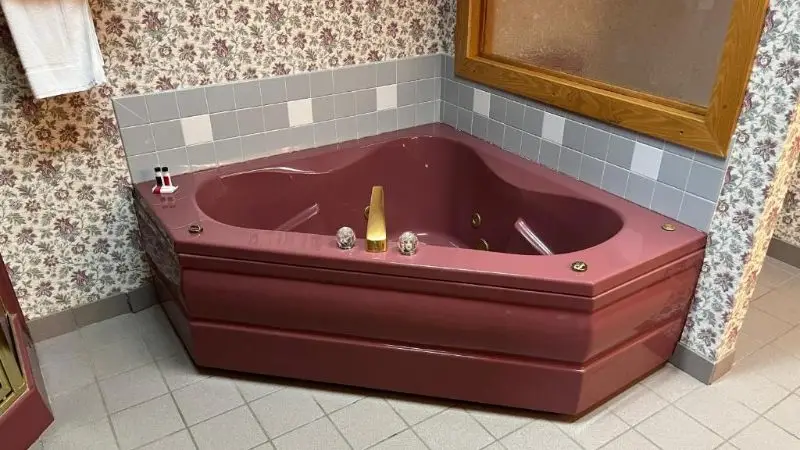 Hotels with jacuzzi in room in Flatwoods Exit 67