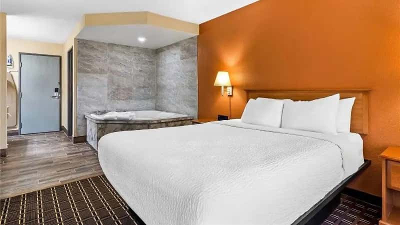 In-room hot tub at Days Inn by Wyndham Black River Falls in Black River Falls, WI