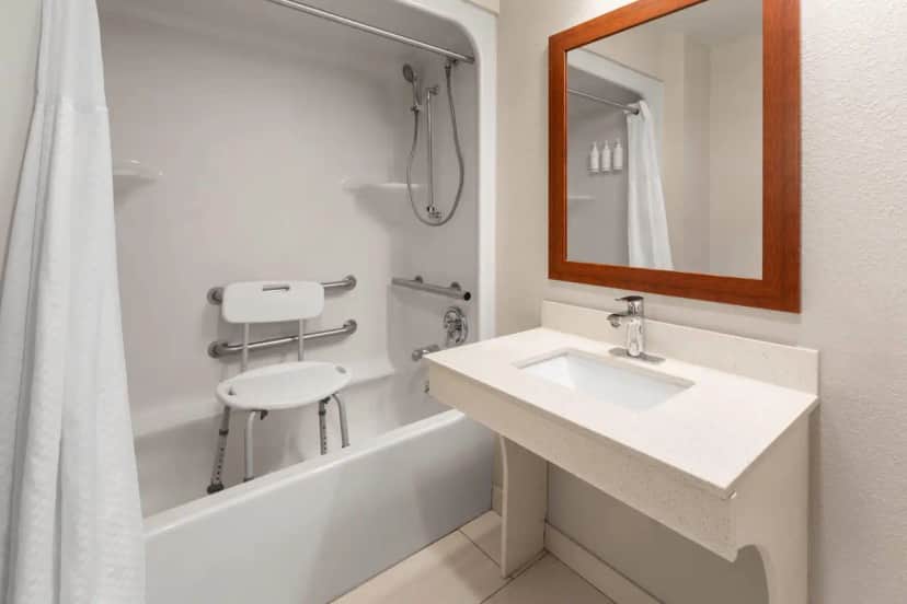 Deep soaking bathtub at Days Inn by Wyndham Blairsville