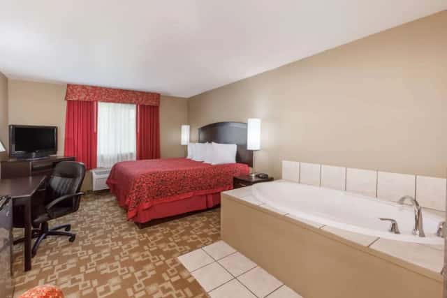 Jetted bathtub at Days Inn by Wyndham Central City