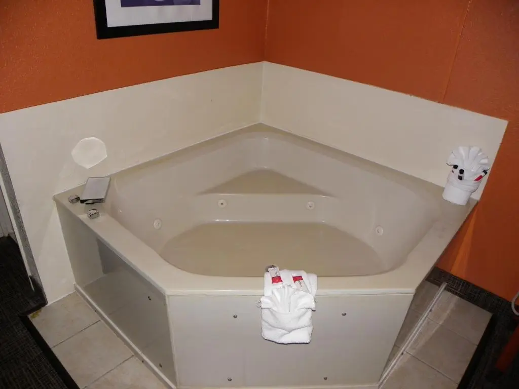 Private in-room jacuzzi tub in the Deluxe King Room with Spa Bath- Non-Smoking at Days Inn by Wyndham Dalton