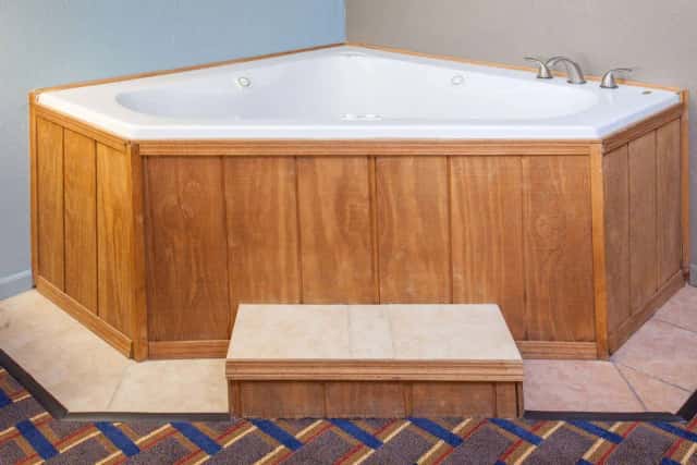 Jetted bathtub at Days Inn by Wyndham Farmer City