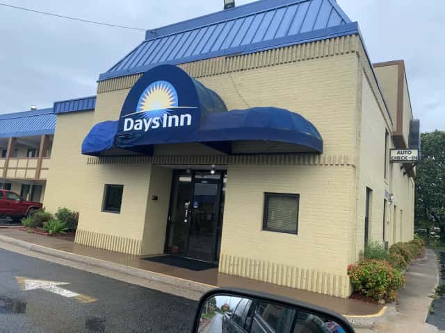 Days Inn by Wyndham High Point/Archdale — guest room