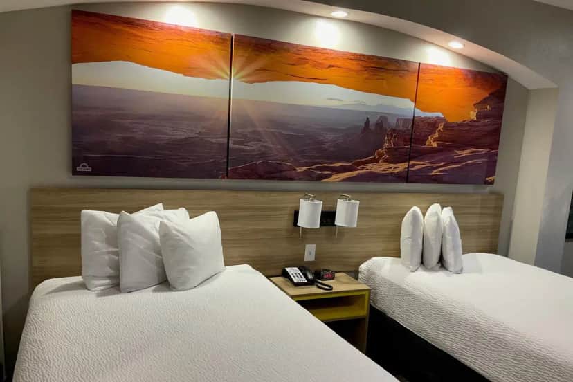 Days Inn by Wyndham Humble/Houston Intercontinental Airport — guest room