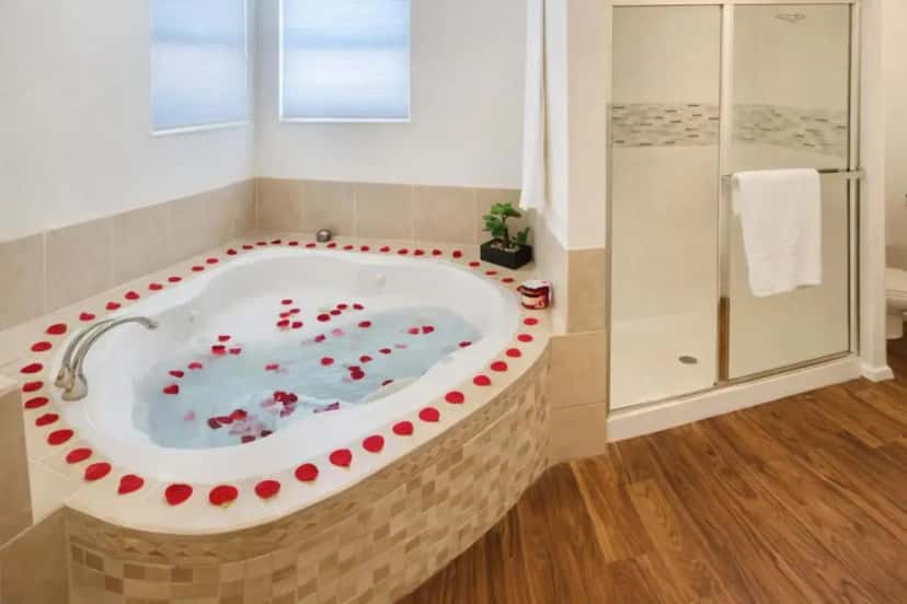 In-room hot tub at Desert Oasis 4 Bedroom Hot Tub Pool Table Pool in Boulder City, NV