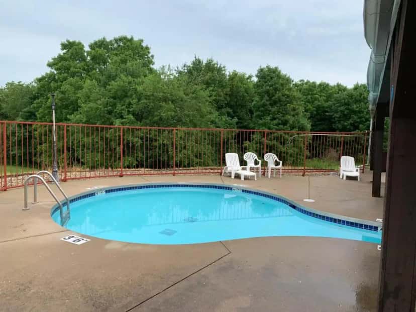 In-room hot tub at Don Q Inn in Dodgeville, WI