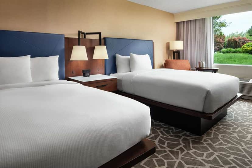 DoubleTree by Hilton Hotel Annapolis — guest room
