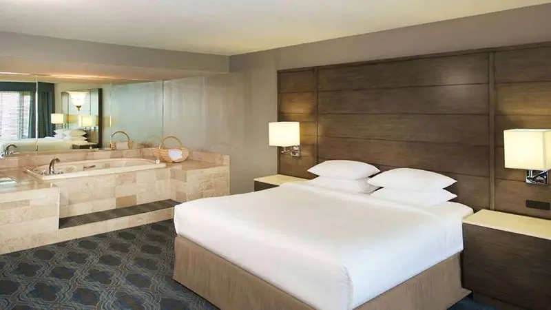 DoubleTree by Hilton Hotel Bloomington – Minneapolis South hotel photo 1 in Bloomington, Minnesota