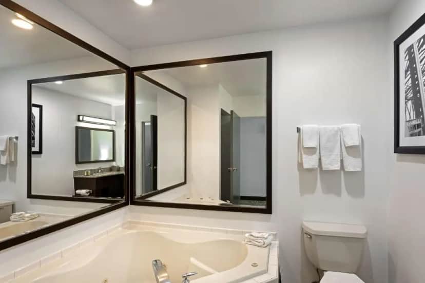 Private in-room jacuzzi tub in the King Room with Poolside Patio and Whirlpool - Non-Smoking
