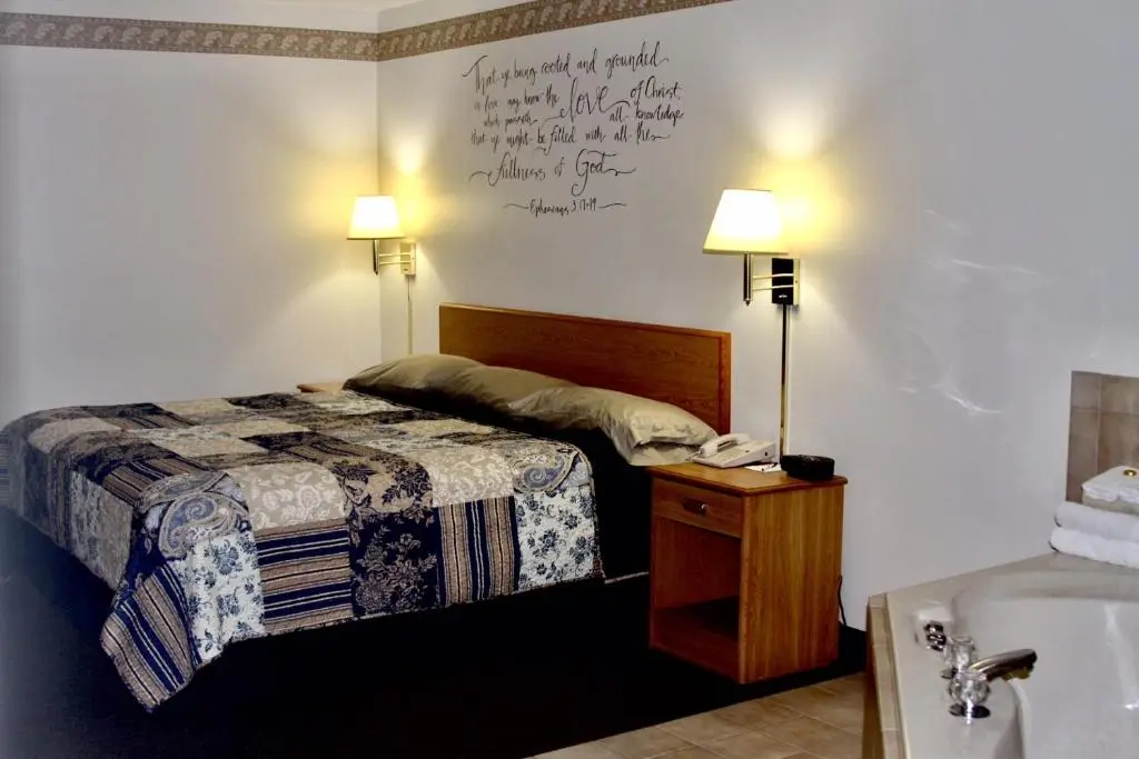 Private in-room jacuzzi tub in the King Suite with Spa Bath at Dutch Country Inn
