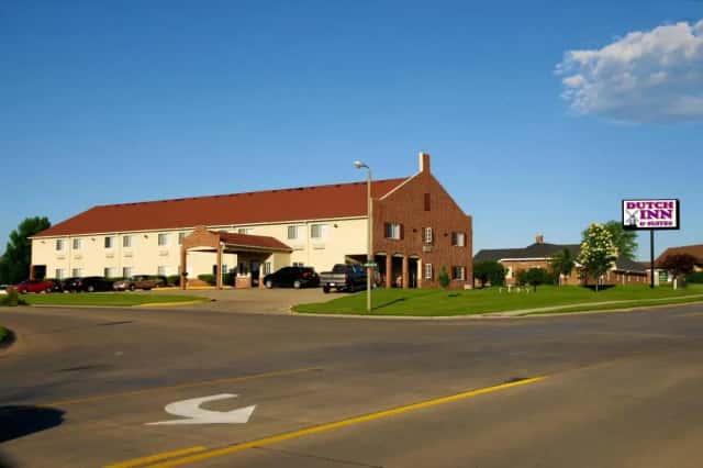 Dutch Inn and Suites — guest room