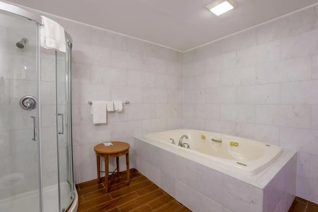 Private in-room jacuzzi tub in the Suite with Hot Tub at Dutch Motel Palmyra