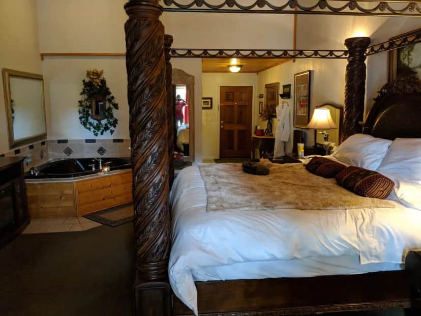 Private in-room jacuzzi tub at Echo Canyon Spa Resort