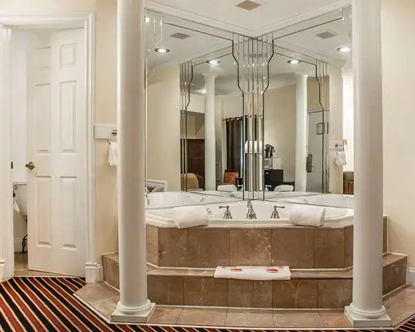 Private in-room jacuzzi at Econo Lodge At The Falls North