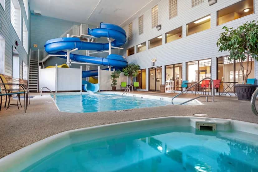 Shared indoor hot tub at Econo Lodge Black Hills