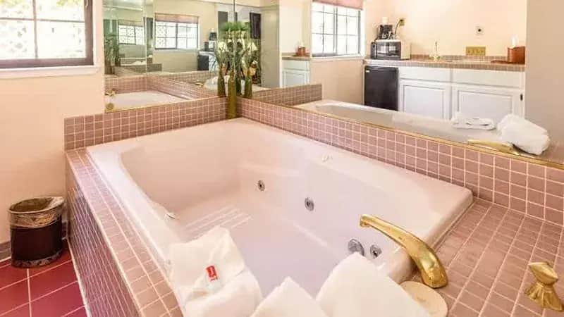 Econo Lodge Inn & Suites Heavenly Village Area hotel photo 1 in South Lake Tahoe, California