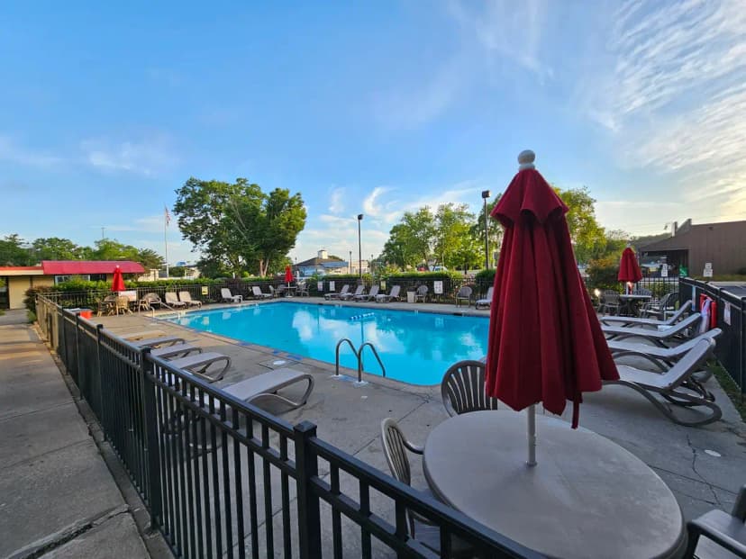 Econo Lodge Resort