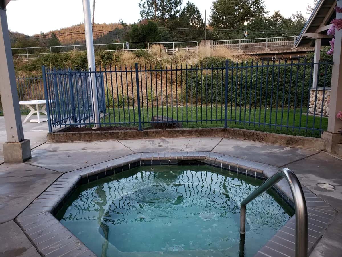 Shared outdoor hot tub at Edgewater Inn