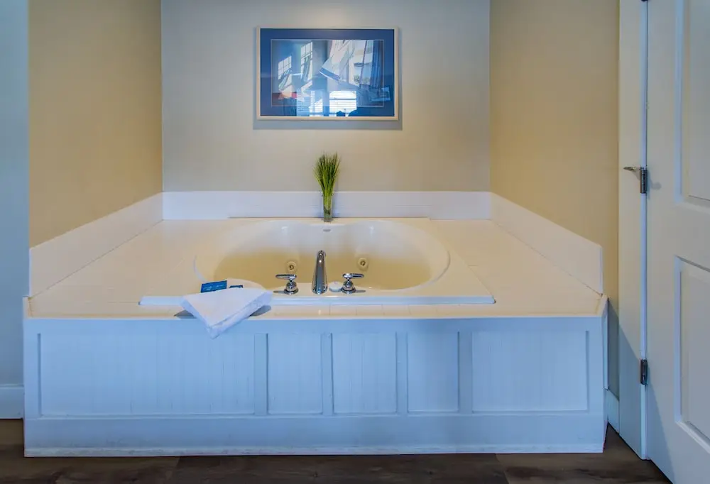 Private in-room jacuzzi tub in the Executive Room at Edgewater Resort