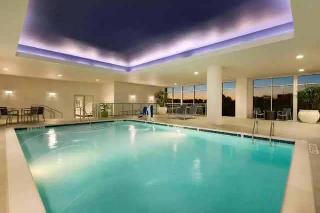 Embassy Suites by Hilton Greenville Downtown Riverplace — guest room