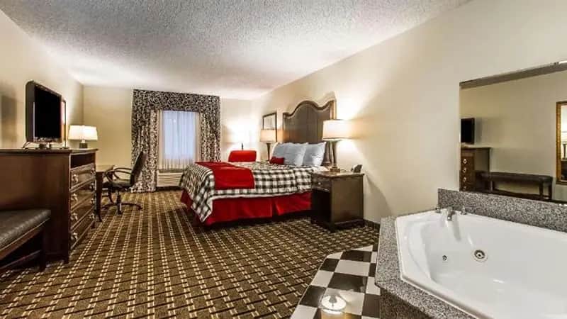 Evangeline Downs Hotel, Ascend Hotel Collection hotel photo 1 in Lot B, Louisiana