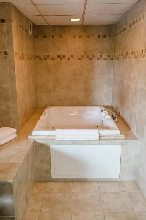 Private in-room jacuzzi tub in the Suite with Hot Tub at Everspring Inn