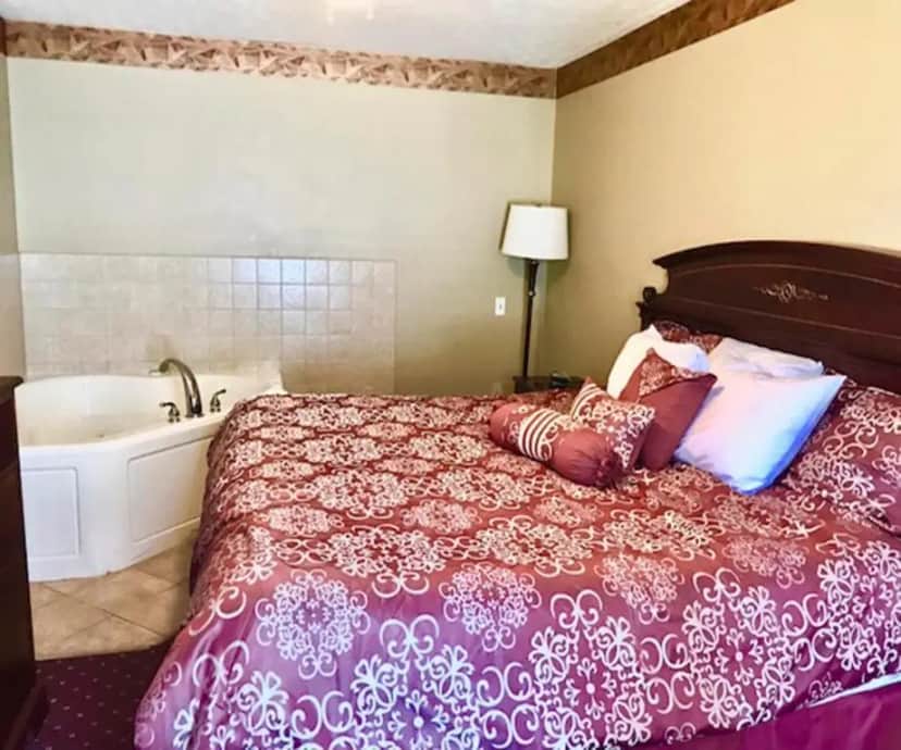 Exit 5 Resort & Condominium hotel photo 1 in Saco, Maine