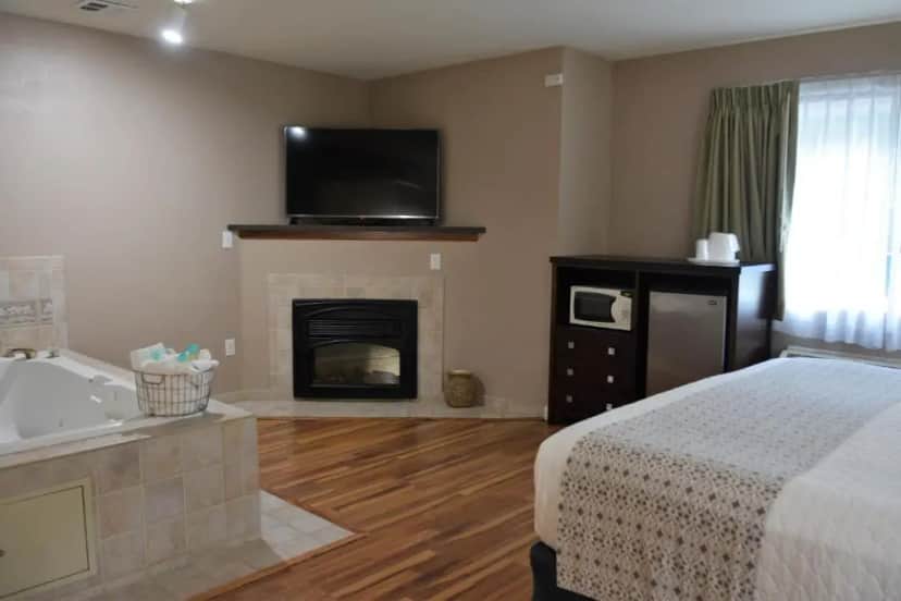 FairBridge Inn & Suites DuPont — suite