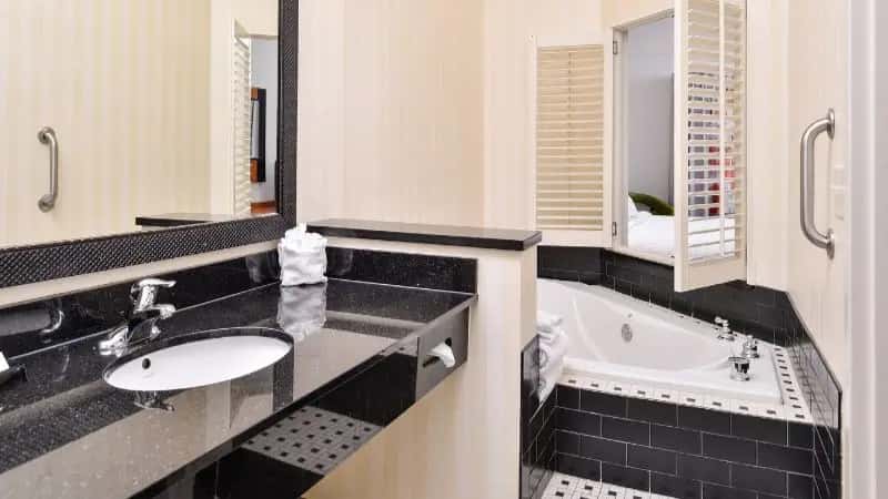 In-room hot tub at Fairfield Inn & Suites Birmingham Pelham/I-65 in Pelham, AL