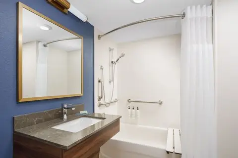 Fairfield Inn & Suites by Marriott Harrisburg Hershey — pool