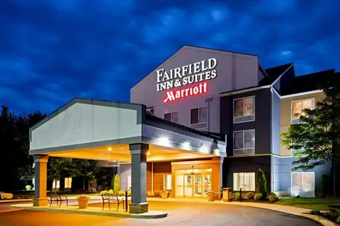 Hotels with jacuzzi in room in Elizabethtown
