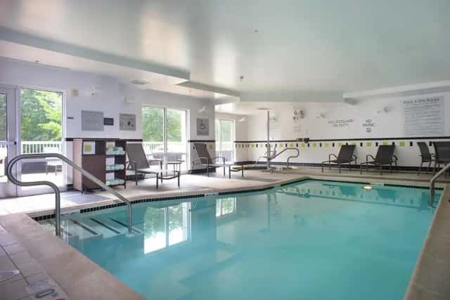 Fairfield Inn & Suites Millville Vineland — guest room