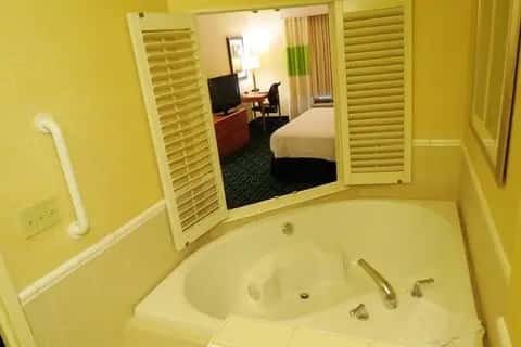 In-room hot tub at Fairfield Inn & Suites Mount Vernon Rend Lake in Mount Vernon, IL