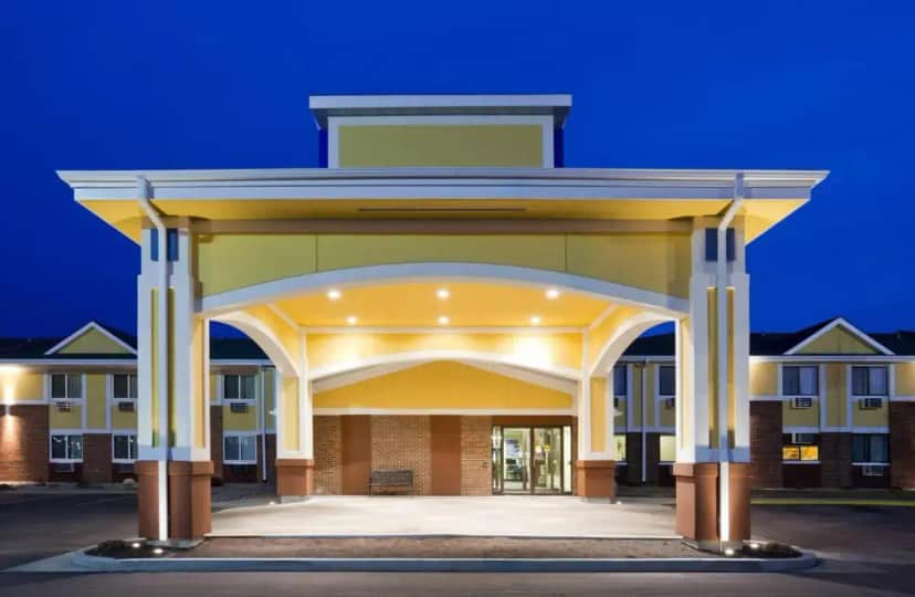 a building with an archway in front of it at Fargo Inn and Suites in Fargo
