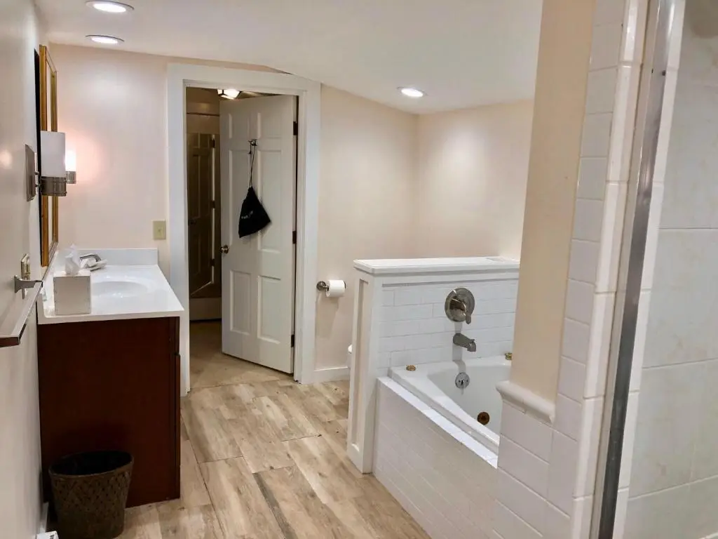 Private in-room jacuzzi tub in the King Studio with Sofa Bed at Farm Road Estate