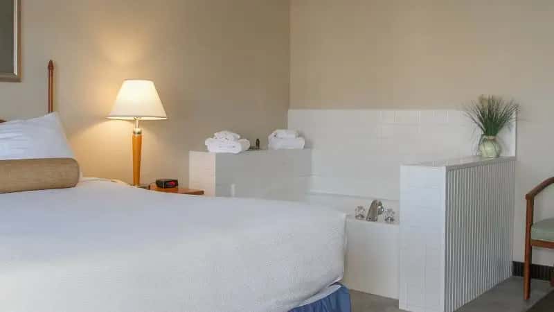 In-room hot tub at Flagship Inn in Boothbay Harbor, ME