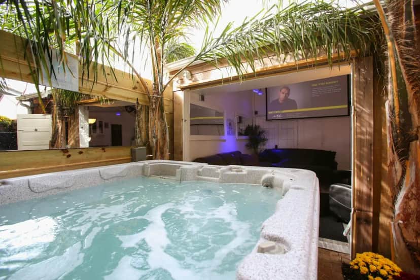 Private outdoor hot tub at Fleur De Lis Mansion Bed and Breakfast