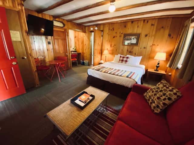 Foot of the Mountain Motel — guest room