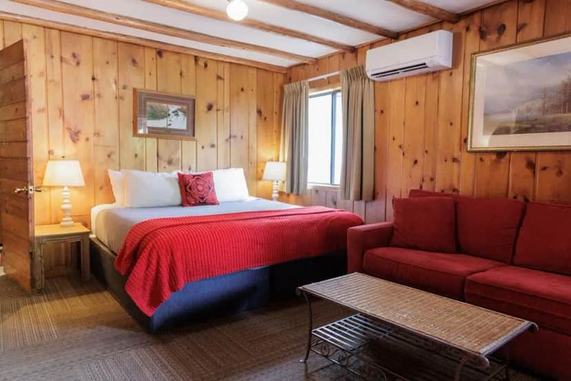 Foot of the Mountain Motel — guest room
