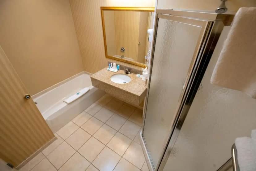 Private in-room jacuzzi tub in the Grand Double Room Mountain View at Fort William Henry Hotel