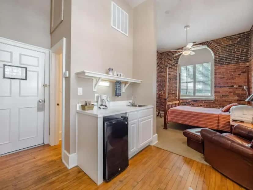 In-room hot tub at Front Street Inn in Wilmington, NC