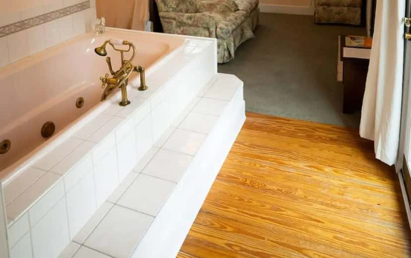 In-room hot tub at Garden Grove Bed And Breakfast in Union Pier, MI